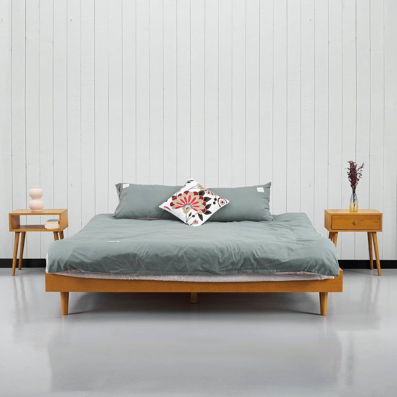 Queen size Mid-Century Modern Platform Bed Frame in Light Wood Finish-0